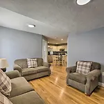 Renovated Boston Apt - Walk To Downtown Transit!