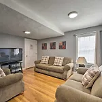 Renovated Boston Apt - Walk To Downtown Transit!