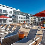 Global Luxury Suites East Boston