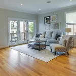Boston Vacation Rental About 2 Mi To Downtown!