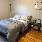 *cozy, Convenient Boston. Indulge, Deserve It* Boston
