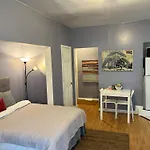 Spacious Tranquil Studio, Steps To Transit & Parks