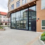 Blueground Brighton Gym Pool Wd Doorman Bos-1032