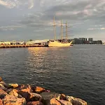 Piers Park Lane Shared House Homestay Boston