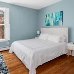 Brownstone Townhouse In Fenway