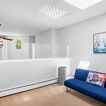 Brownstone Townhouse In Fenway *