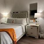 Piers Park Lane Shared House *