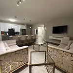 Piers Park Lane Shared House Homestay Boston
