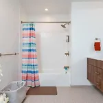 Back-bay Penthouse Downtown & Parking & Gym