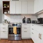 Back-bay Penthouse Downtown & Parking & Gym Boston