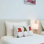 Back-bay Penthouse Downtown & Parking & Gym Apartment