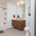 Back-bay Penthouse Downtown & Parking & Gym Apartment *