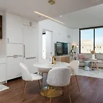 Back-bay Penthouse Downtown & Parking & Gym Apartment *