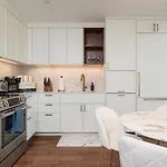 Back-bay Penthouse Downtown & Parking & Gym Apartment Boston