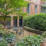 Enjoy Boston Private Patio On Montgomery Park