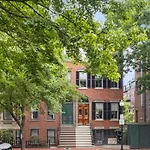 Enjoy Boston Private Patio On Montgomery Park