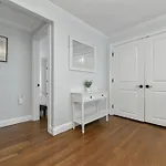 Apartment The Princeton Luxurious - New! - Near Downtown Boston, Airport