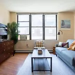 Financial District Charm And Close Walk To Downtown Apartment *