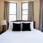 Financial District Charm And Close Walk To Downtown Apartment Boston