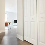 Bright Fidi 1 Bedroom Centrally Located Apartment Boston