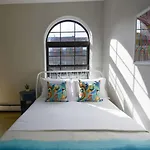 Comfy Back Bay Alcove Studio Apt