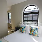 Comfy Back Bay Alcove Studio Apt