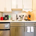 Bright Modern Studio In The South End