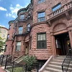 Comfy Back Bay Alcove Studio Apt