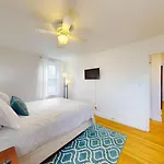 Bright 2Br In Brookline