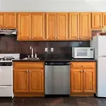 Charming Theater District 1br *
