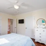 Upscale South End Apt Walk To Northeastern