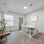 4Br 1Bh Apt In South Boston Near - Old Harbor Beach