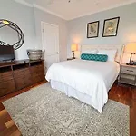 Upscale South End Apt Walk To Northeastern