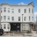 4Br 1Bh Apt In South Boston Near - Old Harbor Beach