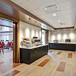 Hotel Express By Ihg Boston