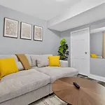 Vintage 2Br Apt In Boston With Free Parking