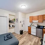 Cozy Near Massart & Longwood, 3-min Walk To T Apartment Boston
