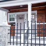 Breezy 3Br Boston Apt - Bathtub, Parking, Tv, Walk To Train 803