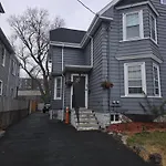 Cozy Room In Revere Near Beachmont Blue Line Station