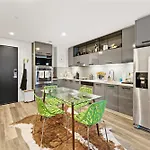 Apartment Family In With Pool Gym & Balcony - Perfect Boston