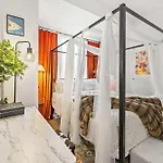 Apartment Family In With Pool Gym & Balcony - Perfect