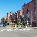 Family In With Pool Gym & Balcony - Perfect Apartment Boston
