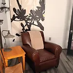 Private Rooms, Shared Bath In A Private Home Minutes From Logan Airport