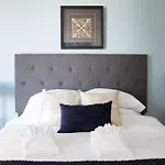 One-Bedroom On Boylston Street Apt 817
