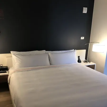 Ames Hotel, Curio Collection By Hilton Hotel Boston