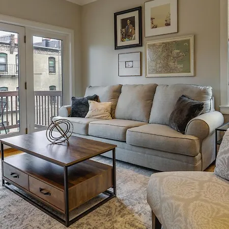 Vacation About 2 Mi To Downtown! Holiday home
