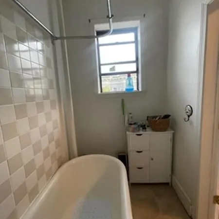Spacious Tranquil Studio, Steps To Transit & Parks