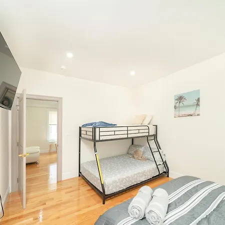 Modern 3Br & 3Ba Boston Apt - Patio, Bathtub, Walk To Red Line 82 *