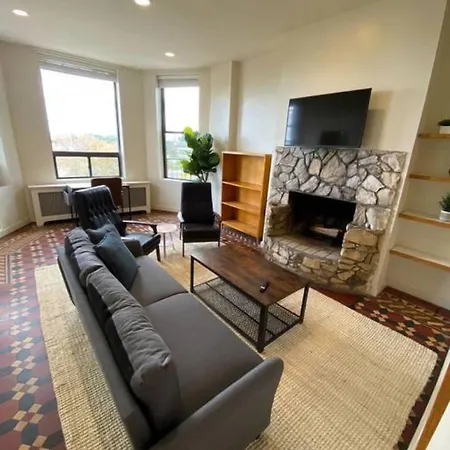 Wonderful Fenway 3 Bed 2bath Steps From Fenway Park Apartment *