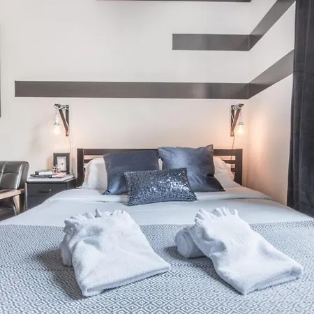 Downtown W Fast Wifi, Keyless Entry Apartment